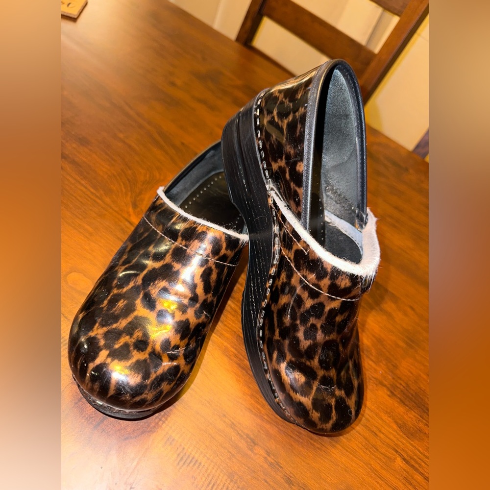 EUC- Dansko- Size 39